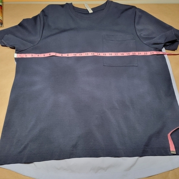 Athleta Size XL Navy Blue & Light Blue Gallery Tee Shirt, Gently Used Condition - Picture 11 of 15